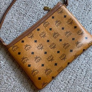 MCM Clutch Handbag 🤎